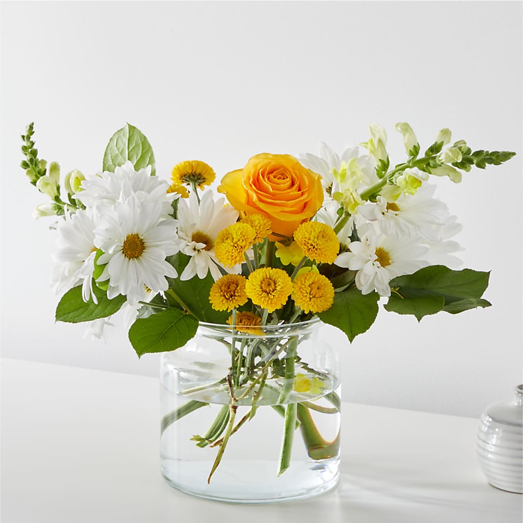 Sun Salutation Bouquet – HUTCHINSON'S FLOWERS INC, Sykesville MD