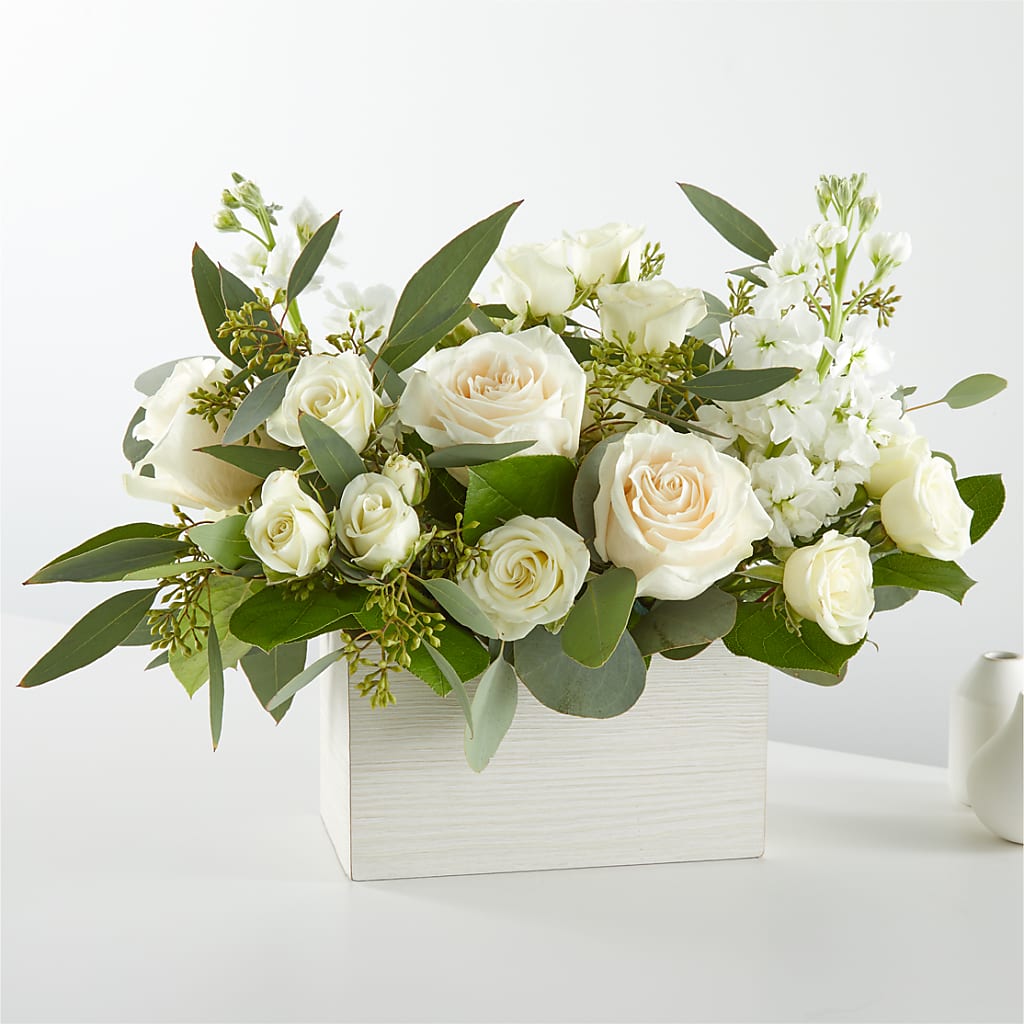 Fresh Linen Box Bouquet – HUTCHINSON'S FLOWERS INC, Sykesville MD