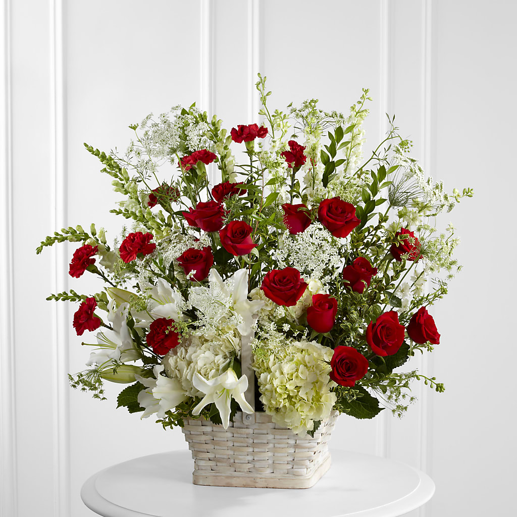 In Loving Memory Arrangement – HUTCHINSON'S FLOWERS INC, Sykesville MD