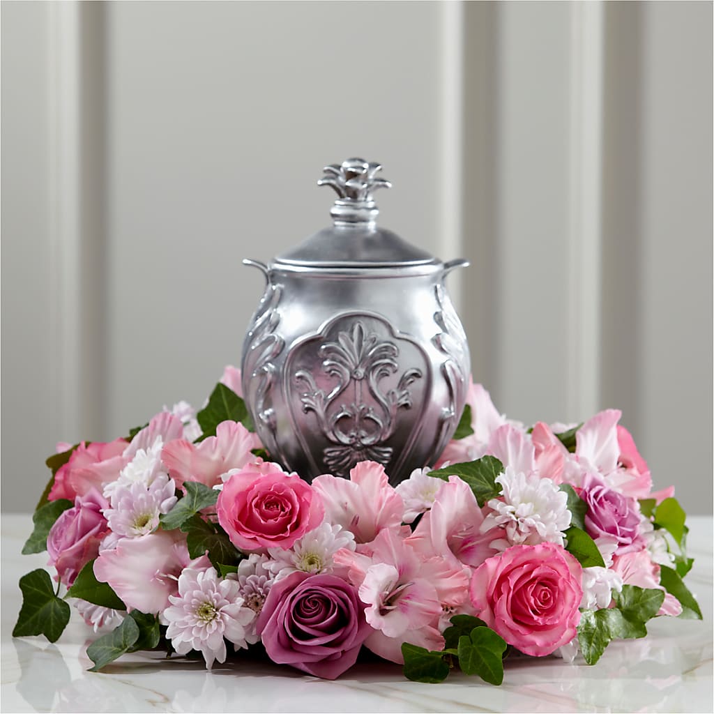 Glorious Tribute Arrangement – HUTCHINSON'S FLOWERS INC, Sykesville MD