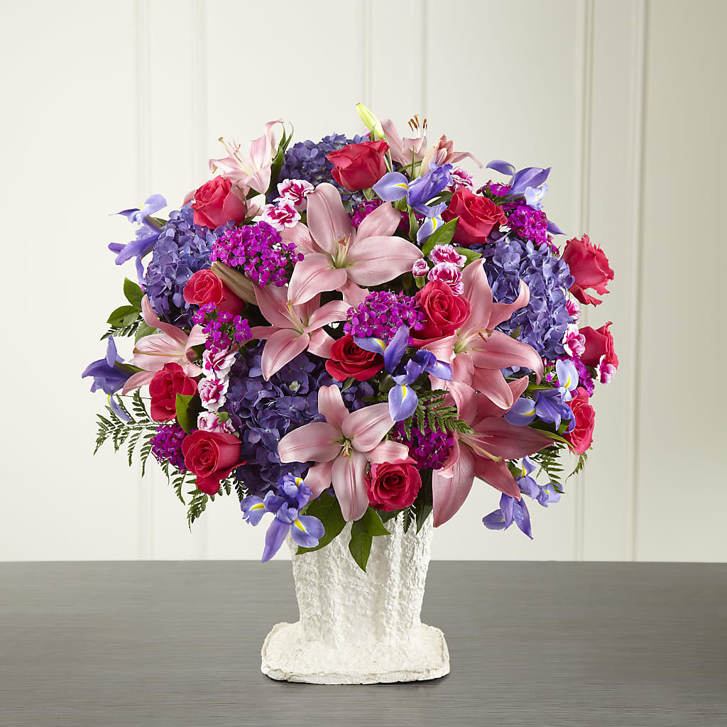 We Fondly Remember Arrangement – HUTCHINSON'S FLOWERS INC, Sykesville MD