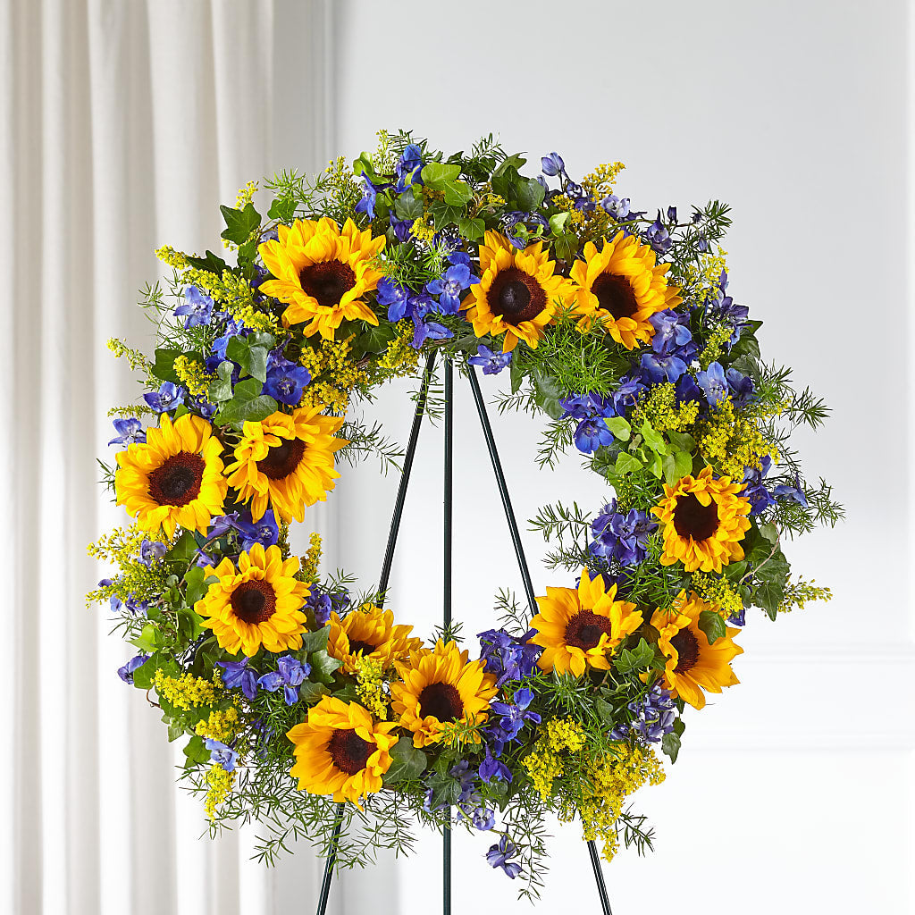 Bright Rays Wreath – HUTCHINSON'S FLOWERS INC, Sykesville MD