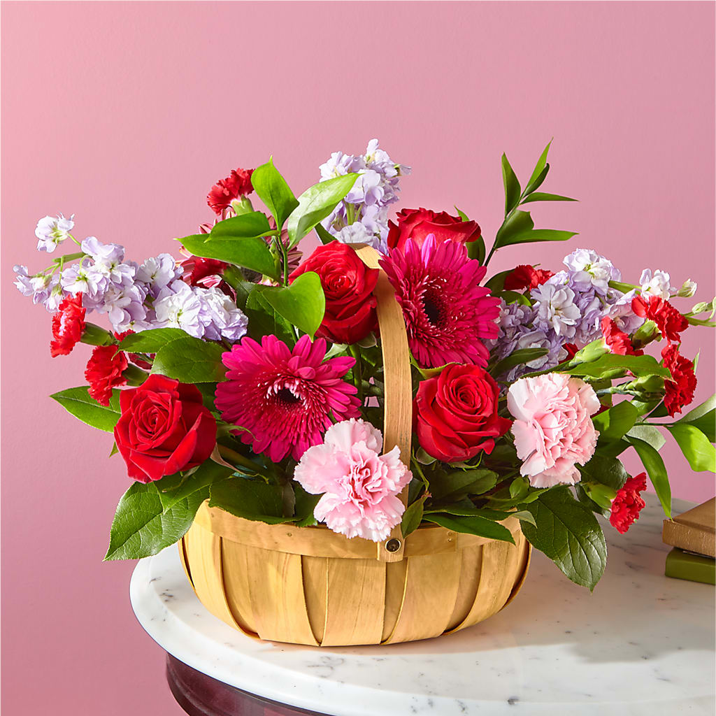 Pink Picnic Basket – HUTCHINSON'S FLOWERS INC, Sykesville MD