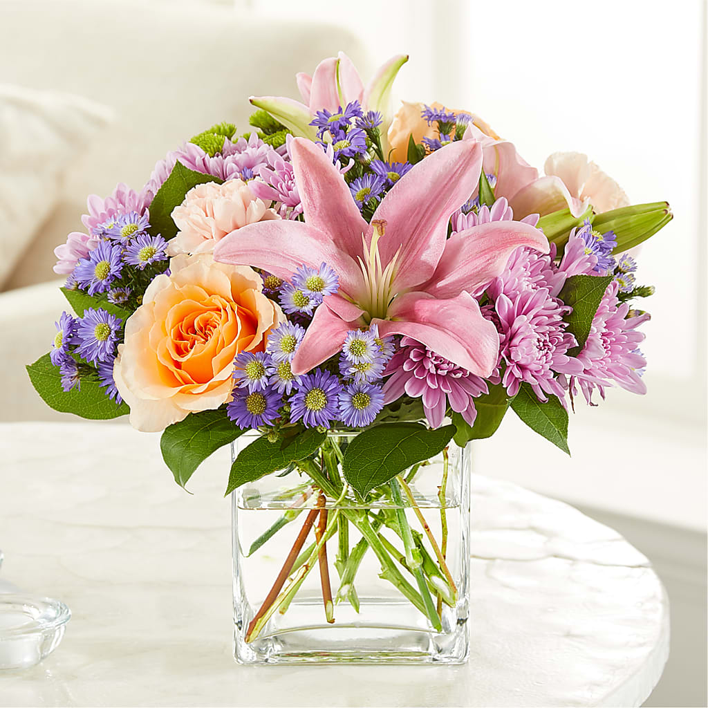 Delicate Details Bouquet – HUTCHINSON'S FLOWERS INC, Sykesville MD