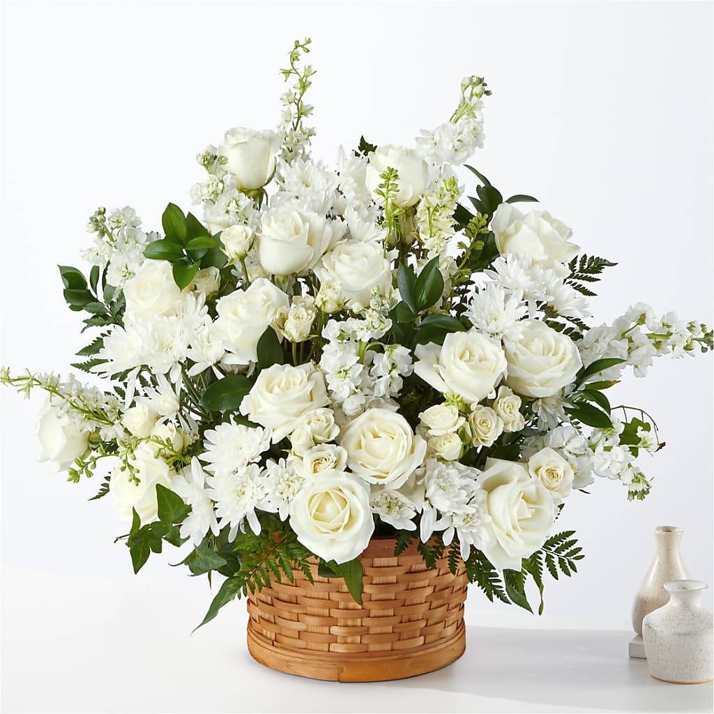Heartfelt Condolences Arrangement – HUTCHINSON'S FLOWERS INC, Sykesville MD