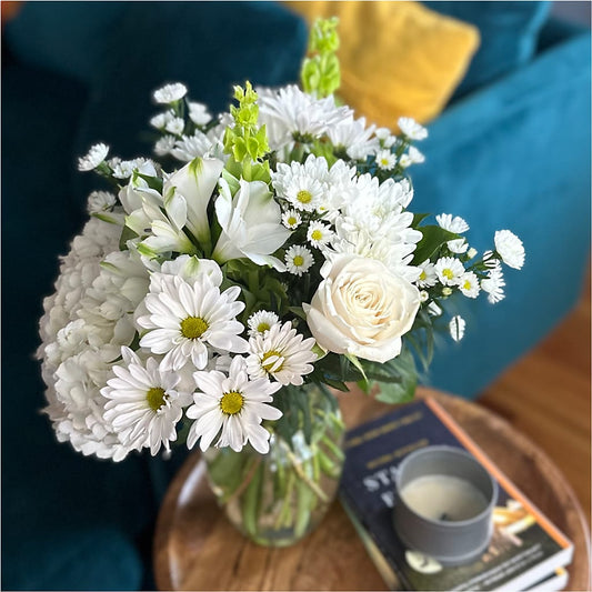 Classic Ivory – A Florist Original – HUTCHINSON'S FLOWERS INC, Sykesville MD