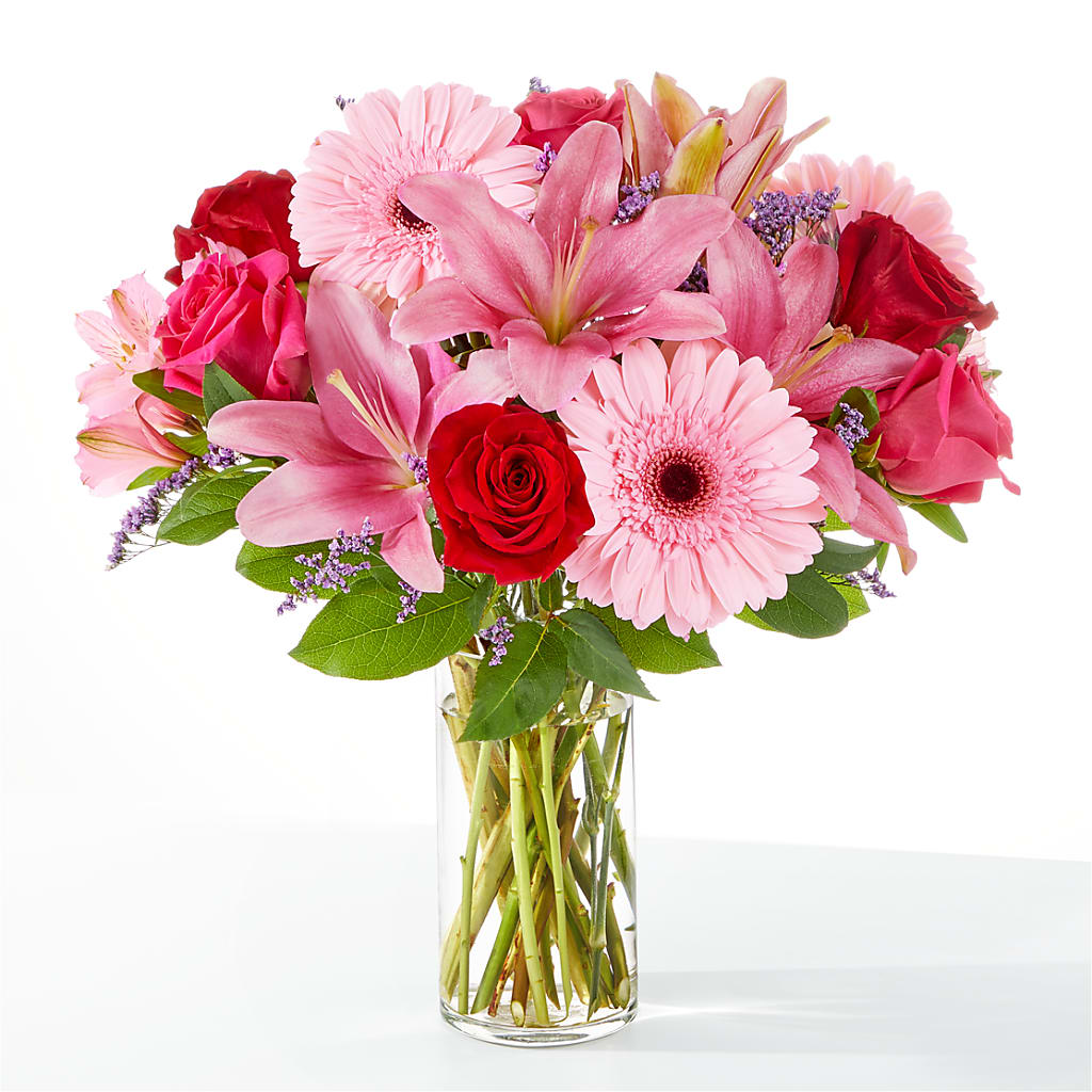 Lots of Love Bouquet – HUTCHINSON'S FLOWERS INC, Sykesville MD