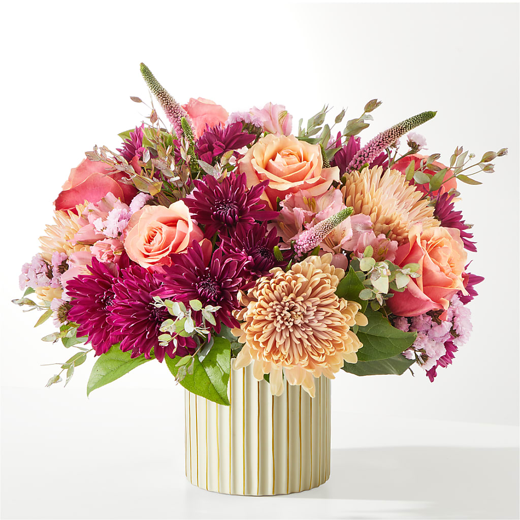 Berry Cobbler Bouquet with Ivory Vase – HUTCHINSON'S FLOWERS INC, Sykesville MD