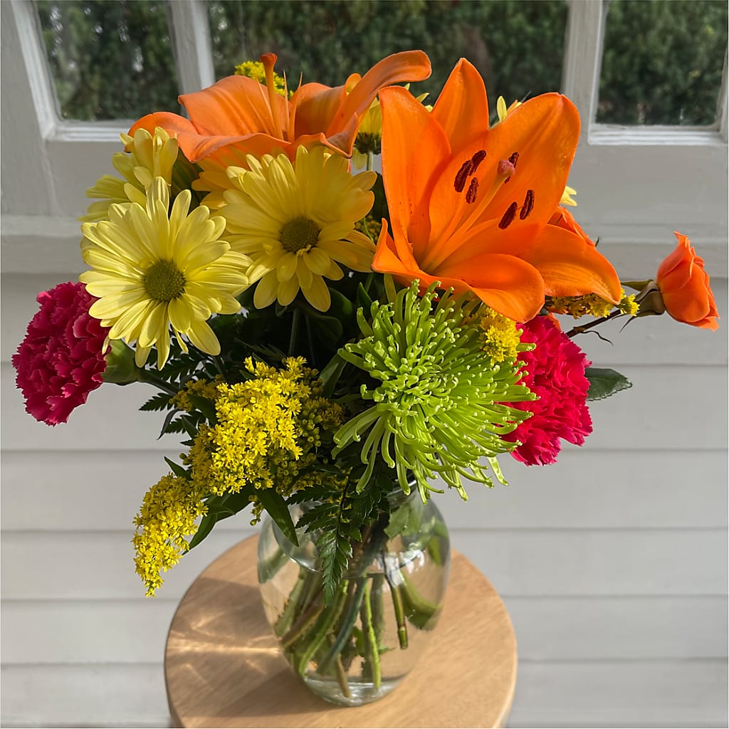 Bold & Bright – A Florist Original – HUTCHINSON'S FLOWERS INC, Sykesville MD