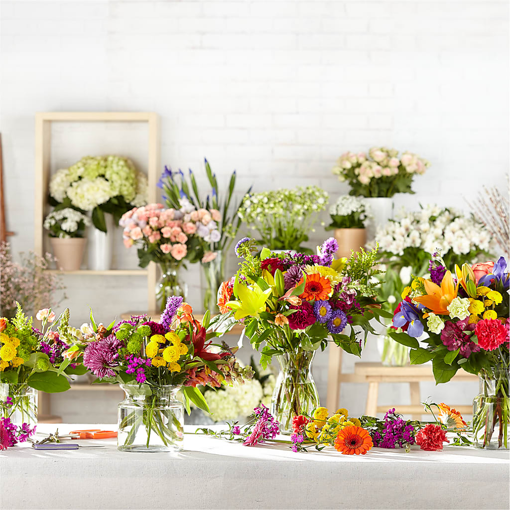 Bold & Bright – A Florist Original – HUTCHINSON'S FLOWERS INC, Sykesville MD