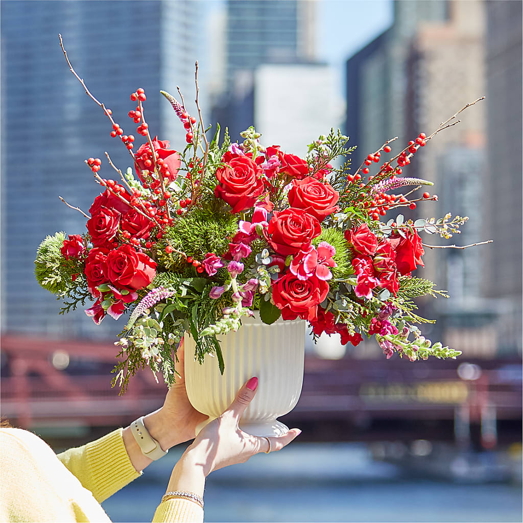 Big Red Bow Bouquet – HUTCHINSON'S FLOWERS INC, Sykesville MD