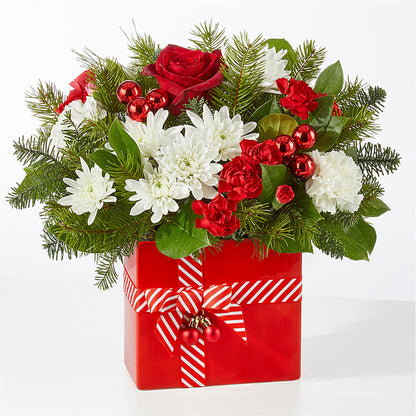 Presents Under the Tree Bouquet – HUTCHINSON'S FLOWERS INC, Sykesville MD