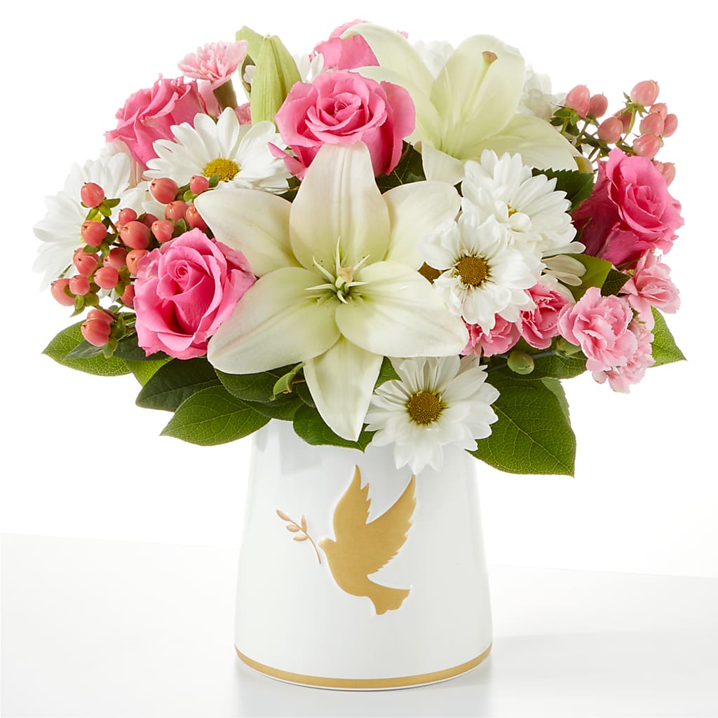Whispers of Comfort Bouquet – HUTCHINSON'S FLOWERS INC, Sykesville MD