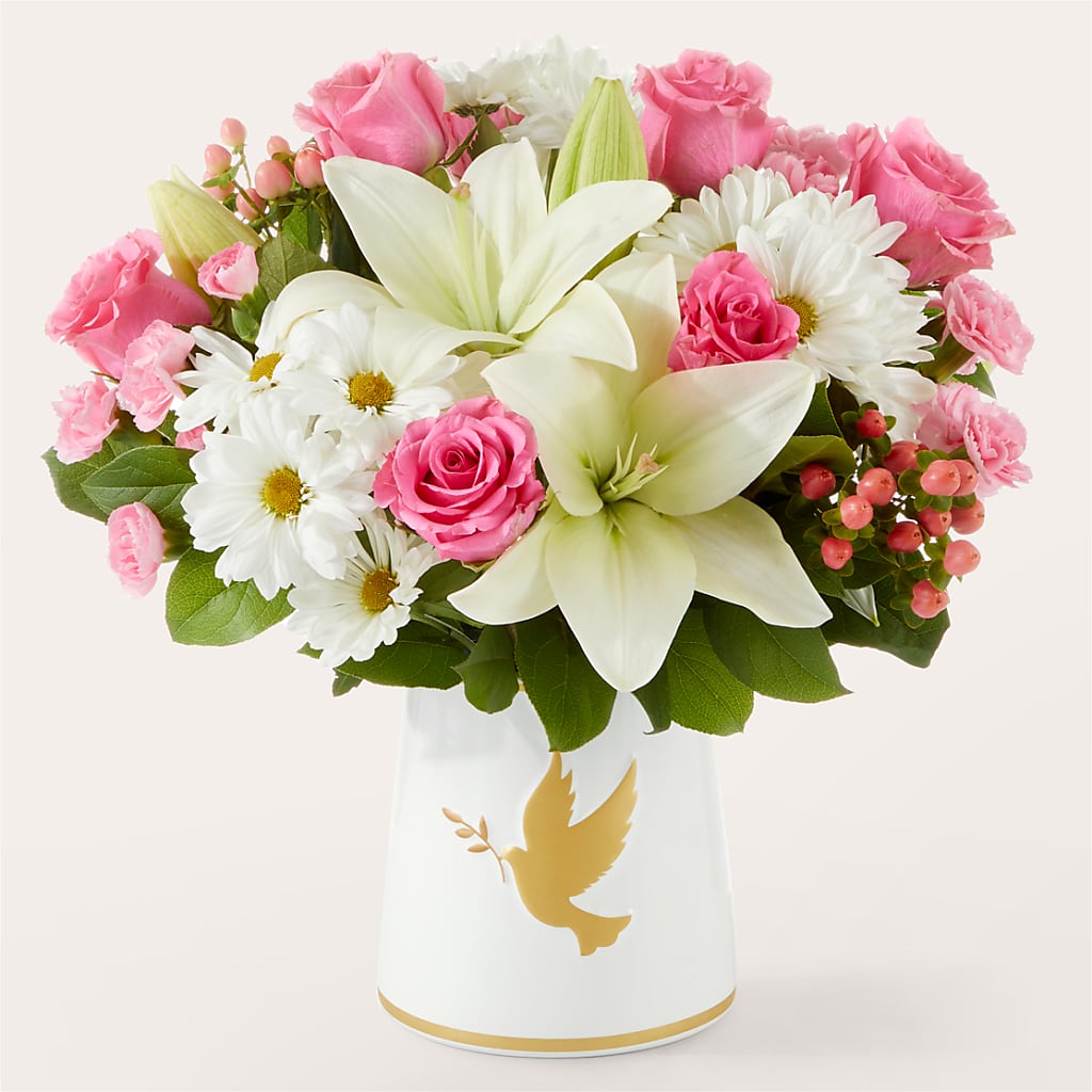 Whispers of Comfort Bouquet – HUTCHINSON'S FLOWERS INC, Sykesville MD