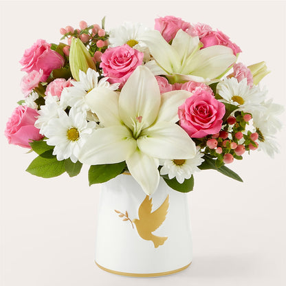 Whispers of Comfort Bouquet – HUTCHINSON'S FLOWERS INC, Sykesville MD