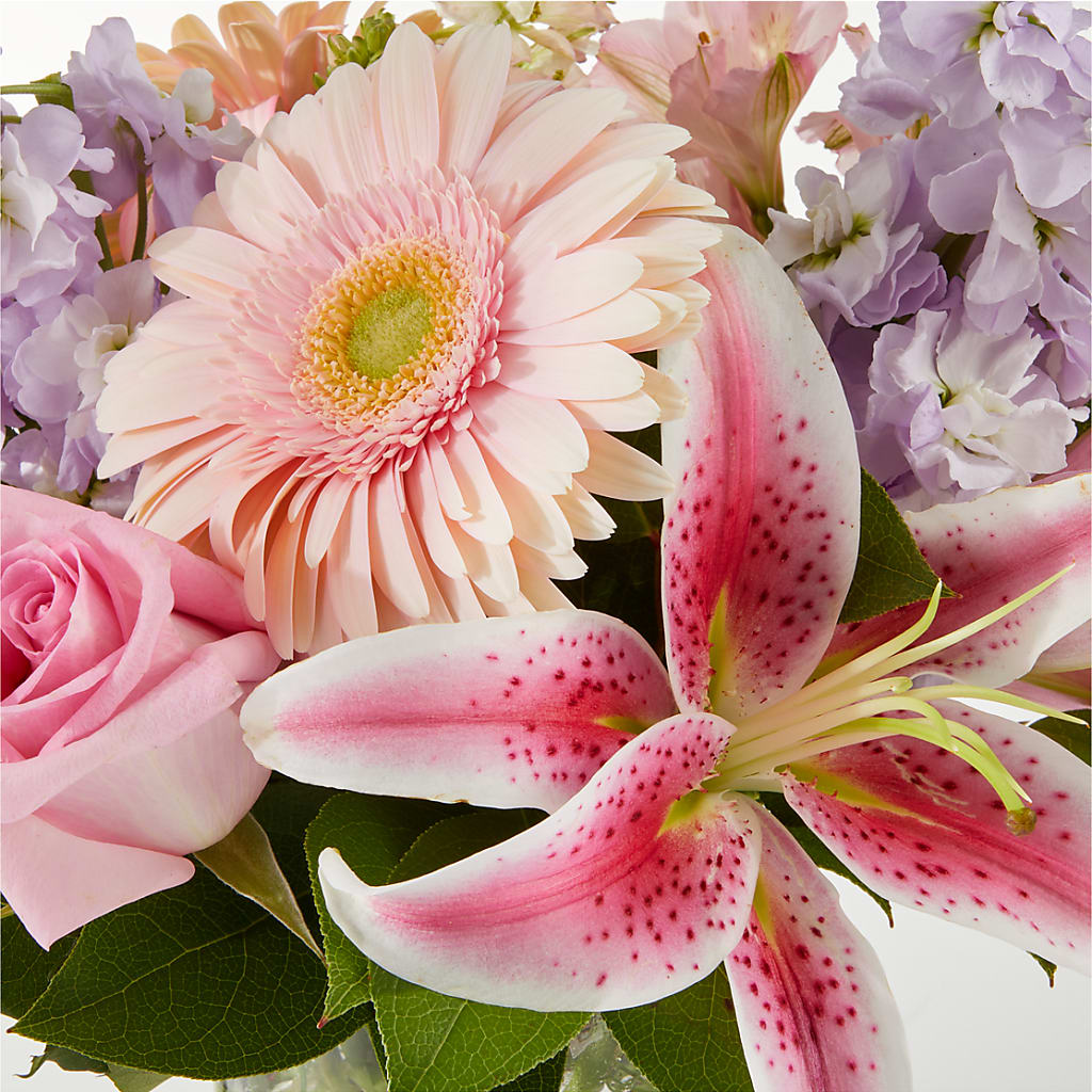 The Teahouse Bouquet – HUTCHINSON'S FLOWERS INC, Sykesville MD