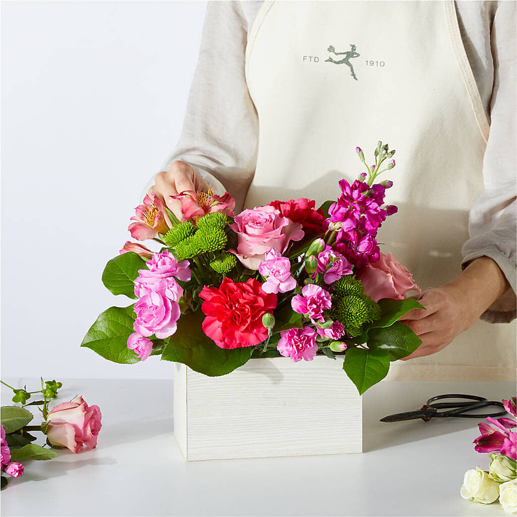 Sweetberry Box – A Florist Original – HUTCHINSON'S FLOWERS INC, Sykesville MD