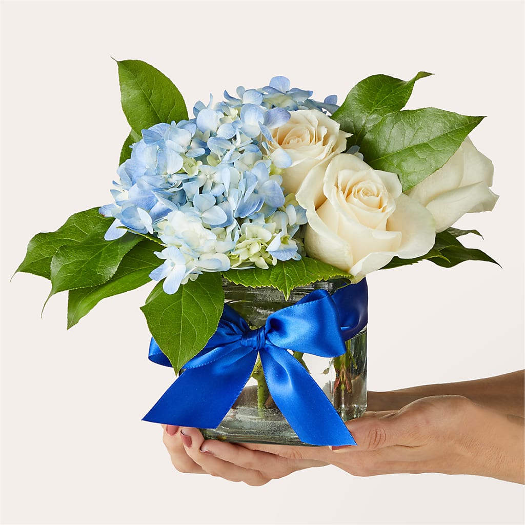 Sky Blue Delight Bouquet – HUTCHINSON'S FLOWERS INC, Sykesville MD