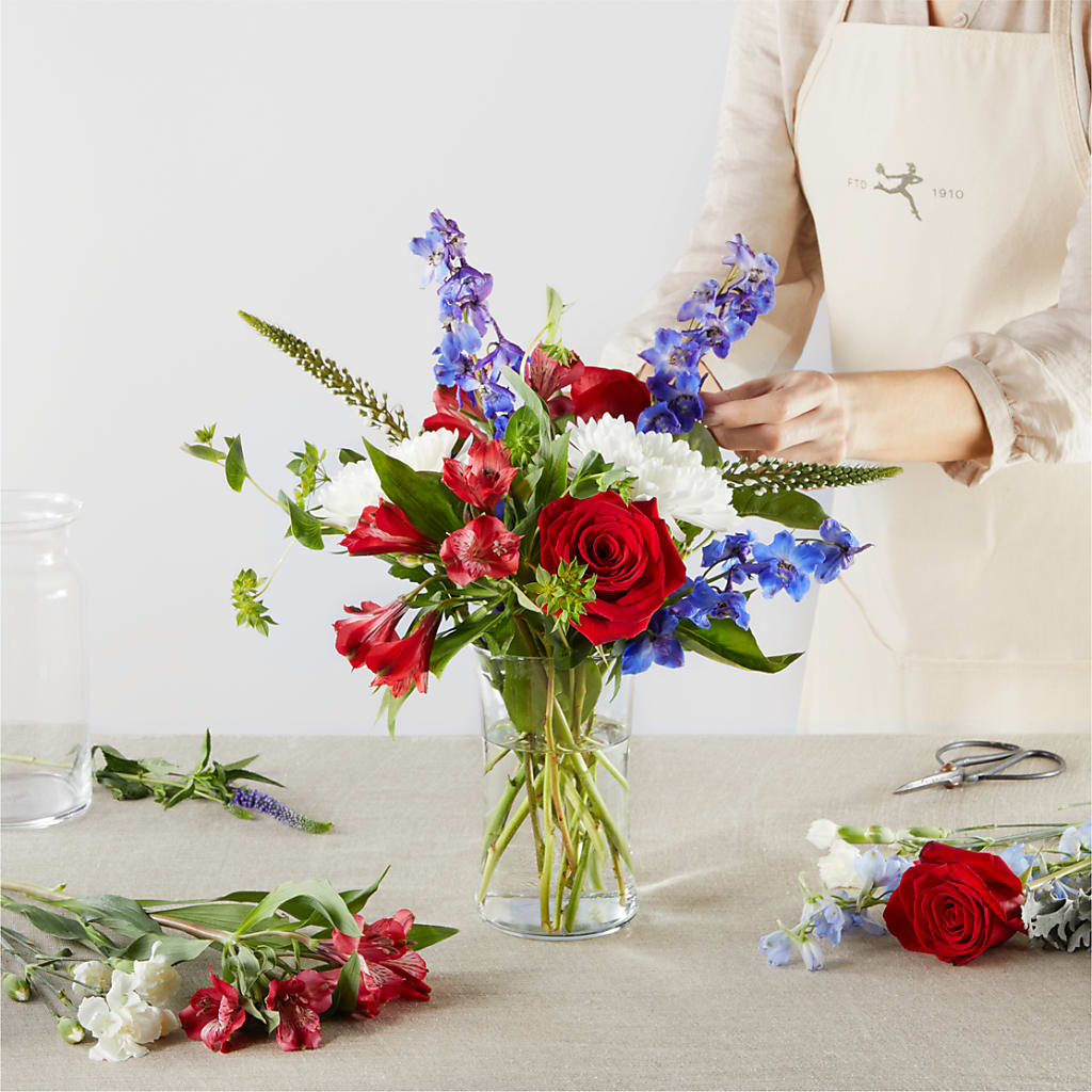 Star Spangled - A Florist Original – HUTCHINSON'S FLOWERS INC, Sykesville MD