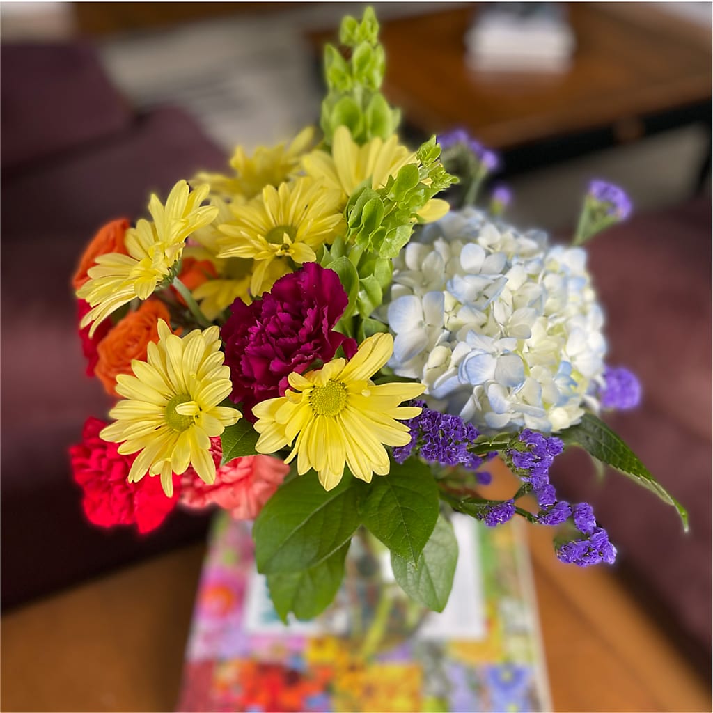 Summer Spectra - A Florist Original – HUTCHINSON'S FLOWERS INC, Sykesville MD