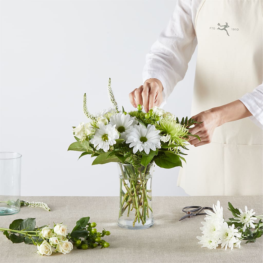 Irish Garden - A Florist Original – HUTCHINSON'S FLOWERS INC, Sykesville MD