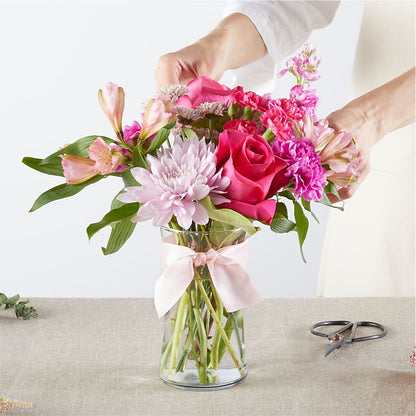 Pink Ribbon - A Florist Original – HUTCHINSON'S FLOWERS INC, Sykesville MD