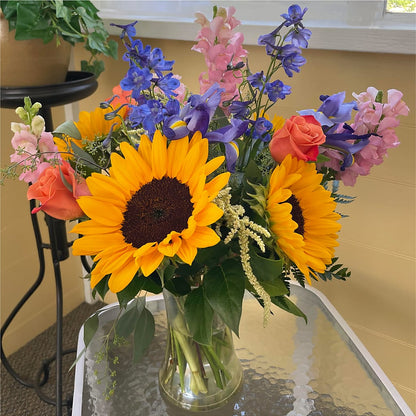 Rays of Life Bouquet – HUTCHINSON'S FLOWERS INC, Sykesville MD