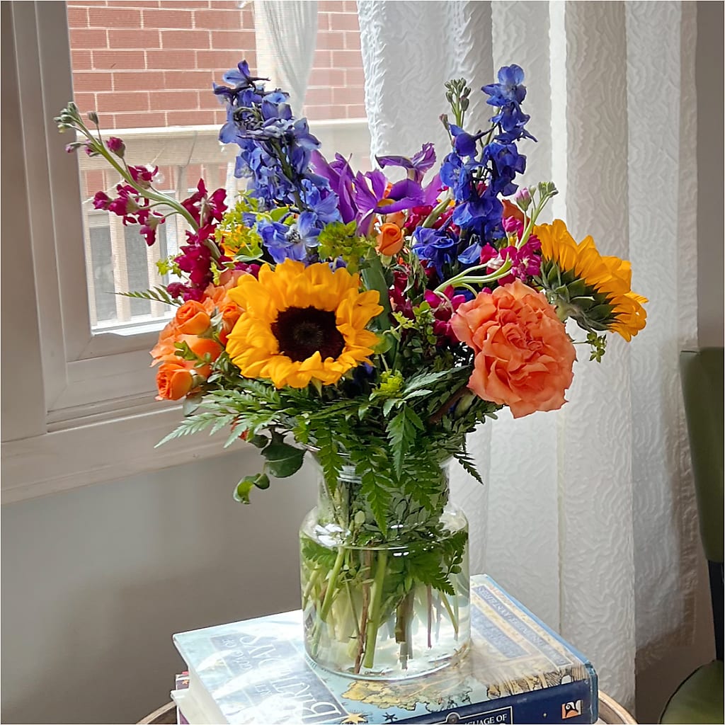 Rays of Life Bouquet – HUTCHINSON'S FLOWERS INC, Sykesville MD