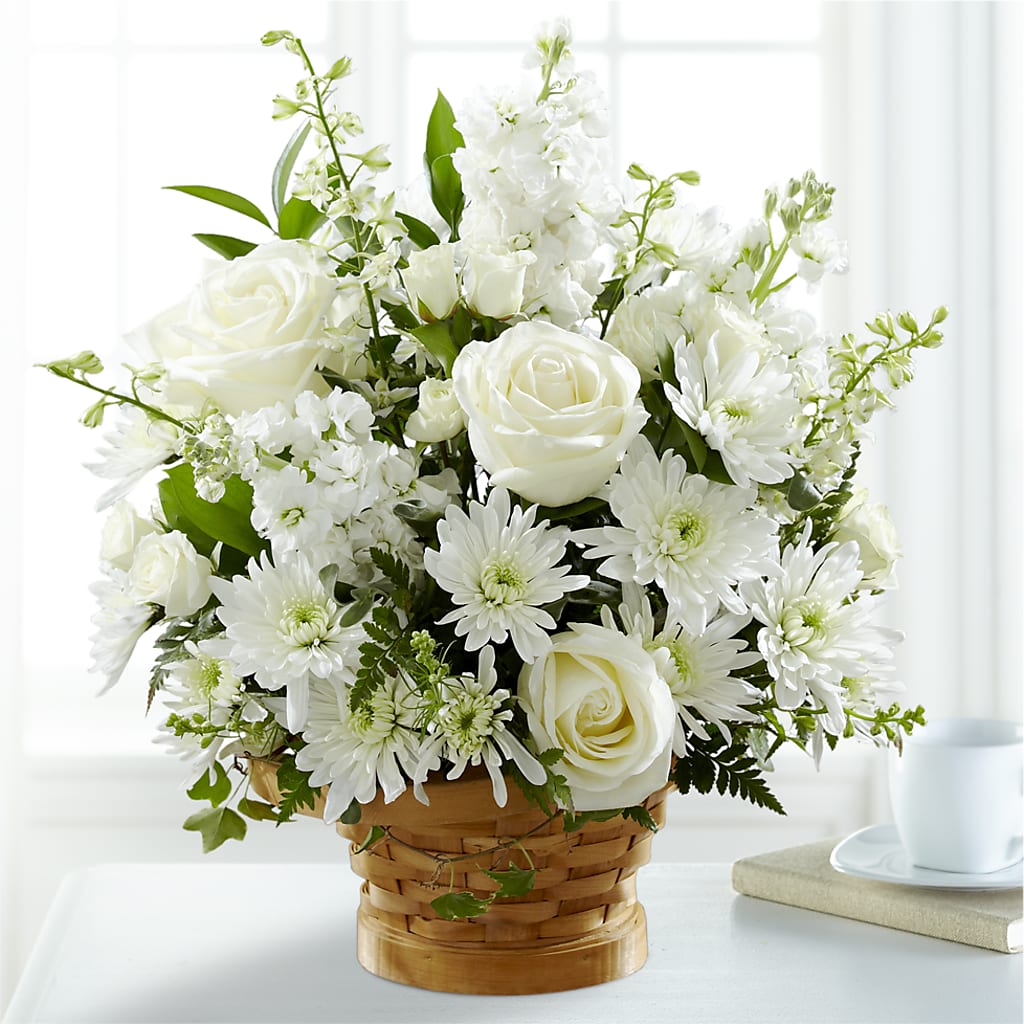 Heartfelt Condolences Arrangement – HUTCHINSON'S FLOWERS INC, Sykesville MD