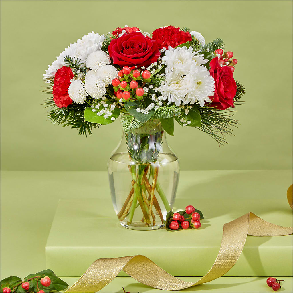 Chance of Flurries Bouquet – HUTCHINSON'S FLOWERS INC, Sykesville MD