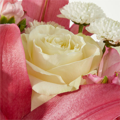 Piece of Cake Bouquet – HUTCHINSON'S FLOWERS INC, Sykesville MD