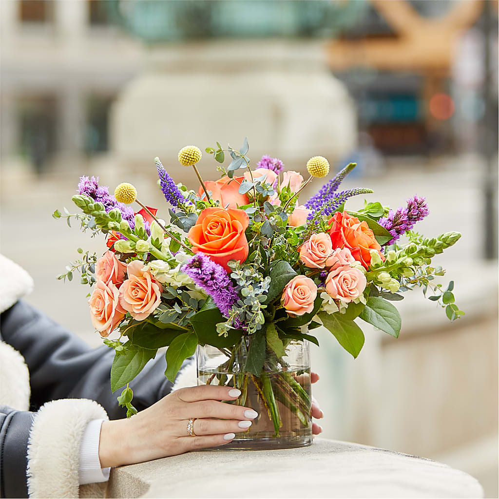 The Standout Bouquet – HUTCHINSON'S FLOWERS INC, Sykesville MD