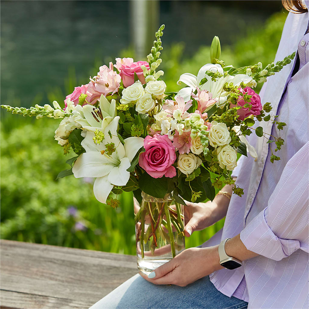 Fondly Bouquet – HUTCHINSON'S FLOWERS INC, Sykesville MD