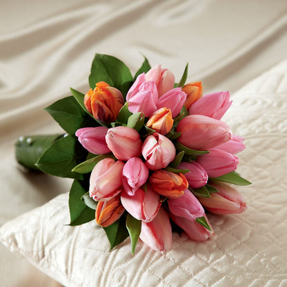 Embraceable Bouquet – HUTCHINSON'S FLOWERS INC, Sykesville MD