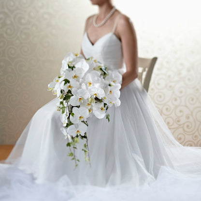 Classic White Bouquet – HUTCHINSON'S FLOWERS INC, Sykesville MD